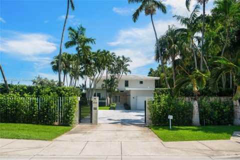 Villa ou maison à vendre à Miami, Floride: 6 chambres, 403.47 m2 № 1235423 - photo 9