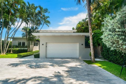 Casa en venta en Miami, Florida, 6 dormitorios, 403.47 m2 № 1235423 - foto 12