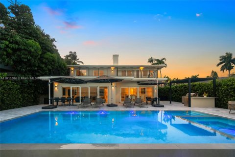 Villa ou maison à vendre à Miami, Floride: 6 chambres, 403.47 m2 № 1235423 - photo 5