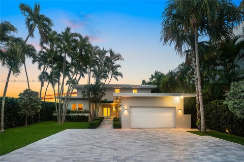 Villa ou maison à vendre à Miami, Floride: 6 chambres, 403.47 m2 № 1235423 - photo 6