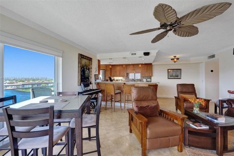 Condo in Hillsboro Beach, Florida, 2 bedrooms  № 1239826 - photo 20