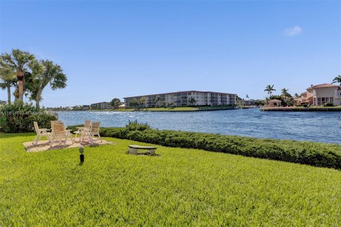 Condo in Hillsboro Beach, Florida, 2 bedrooms  № 1239826 - photo 4