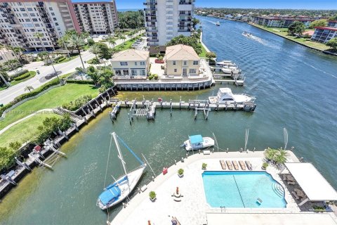 Condo in Hillsboro Beach, Florida, 2 bedrooms  № 1239826 - photo 8