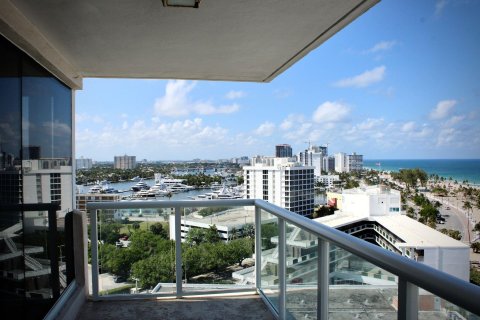 Condo in Fort Lauderdale, Florida, 2 bedrooms  № 1173988 - photo 1