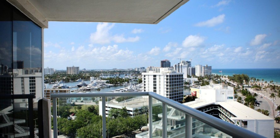 Condominio en Fort Lauderdale, Florida, 2 dormitorios  № 1173988