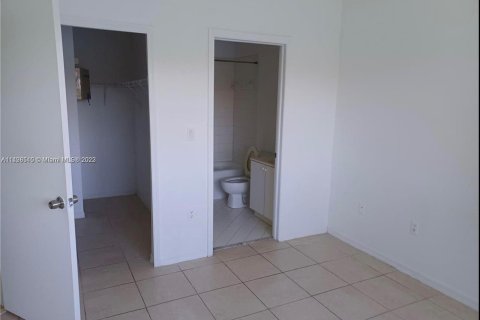 Condo in Homestead, Florida, 2 bedrooms  № 882241 - photo 7