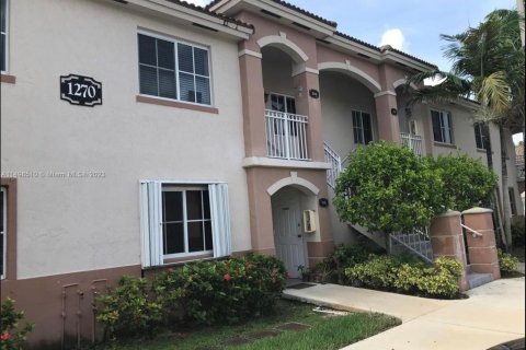 Condominio en venta en Homestead, Florida, 2 dormitorios, 75.72 m2 № 882241 - foto 1