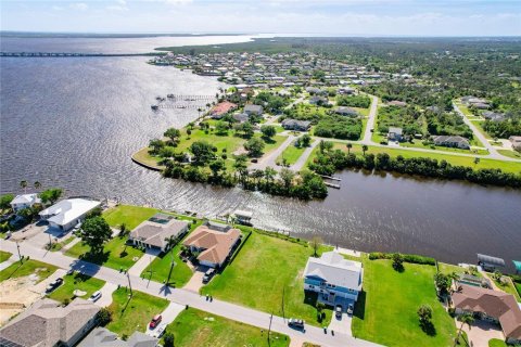 Terreno en venta en Port Charlotte, Florida № 1367815 - foto 1