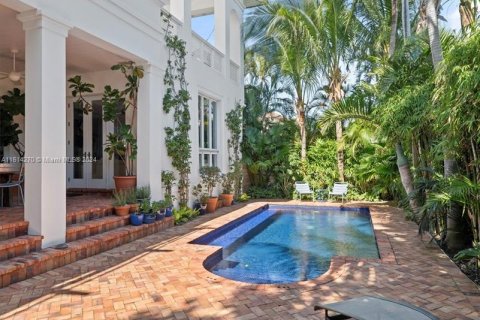 House in Key Biscayne, Florida 6 bedrooms, 414.9 sq.m. № 1236162 - photo 23