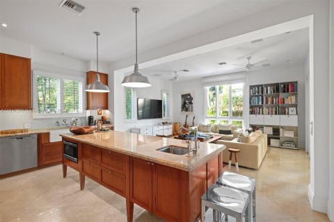 House in Key Biscayne, Florida 6 bedrooms, 414.9 sq.m. № 1236162 - photo 10