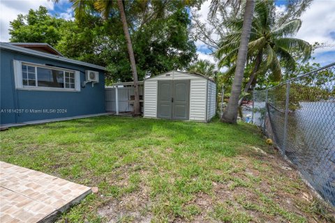 Casa en venta en Hallandale Beach, Florida, 4 dormitorios, 277.68 m2 № 1236160 - foto 7