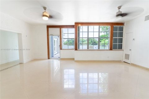 Villa ou maison à vendre à Hallandale Beach, Floride: 4 chambres, 277.68 m2 № 1236160 - photo 23