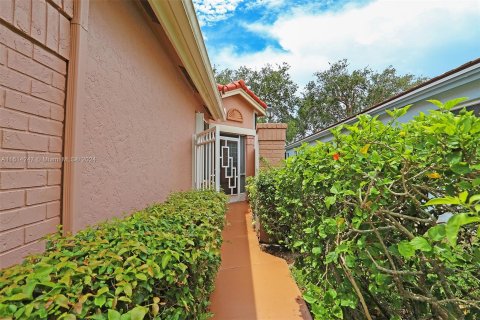 House in Boynton Beach, Florida 3 bedrooms, 179.95 sq.m. № 1236159 - photo 4