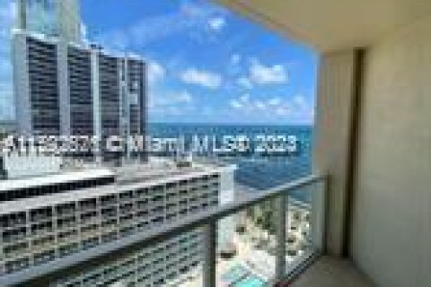 Copropriété à vendre à Sunny Isles Beach, Floride: 2 chambres, 152.08 m2 № 1206637 - photo 1