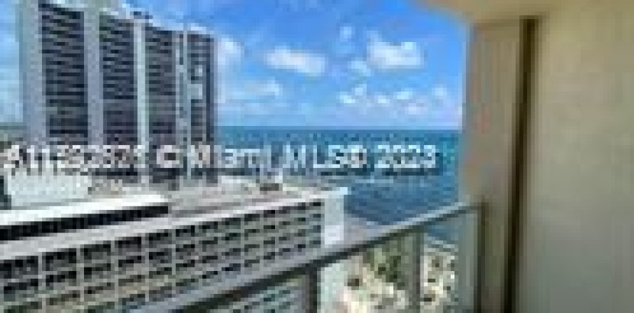 Condominio en Sunny Isles Beach, Florida, 2 dormitorios  № 1206637