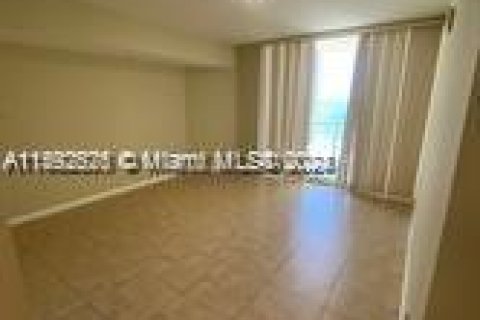 Condo in Sunny Isles Beach, Florida, 2 bedrooms  № 1206637 - photo 3