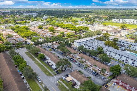 Villa ou maison à vendre à Miami, Floride: 2 chambres, 91.69 m2 № 1364949 - photo 11