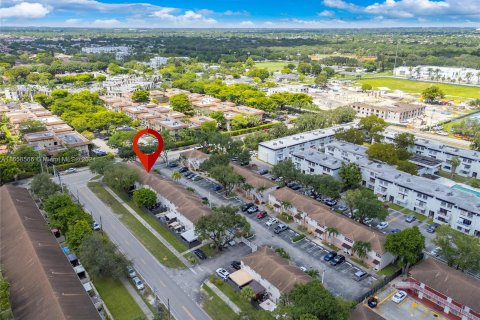 Villa ou maison à vendre à Miami, Floride: 2 chambres, 91.69 m2 № 1364949 - photo 10