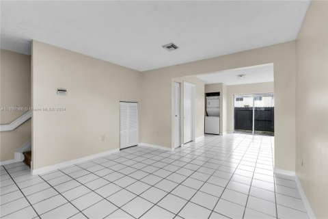 House in Miami, Florida 2 bedrooms, 91.69 sq.m. № 1364949 - photo 18