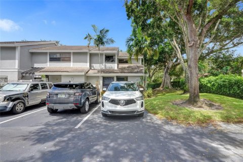 Townhouse in Coconut Creek, Florida 3 bedrooms, 144.56 sq.m. № 1364952 - photo 2