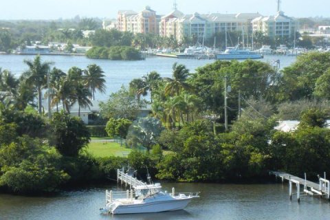 Condo in South Palm Beach, Florida, 1 bedroom  № 609609 - photo 16