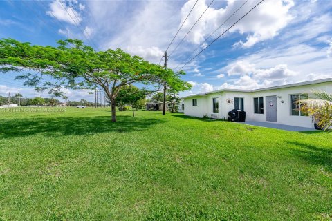 Villa ou maison à vendre à Margate, Floride: 2 chambres, 157 m2 № 1236959 - photo 6