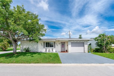 Villa ou maison à vendre à Margate, Floride: 2 chambres, 157 m2 № 1236959 - photo 1