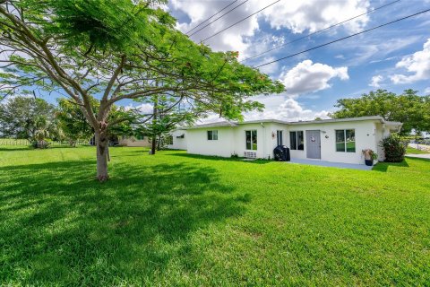 Villa ou maison à vendre à Margate, Floride: 2 chambres, 157 m2 № 1236959 - photo 5