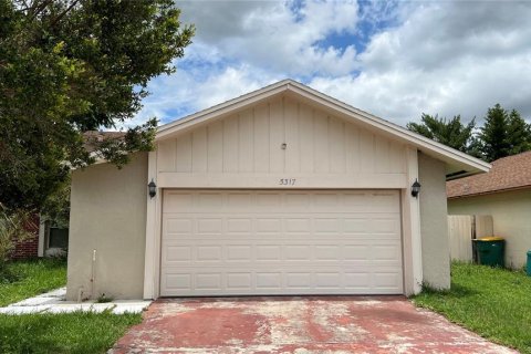 Casa en venta en Kissimmee, Florida, 3 dormitorios, 130.99 m2 № 1262446 - foto 1