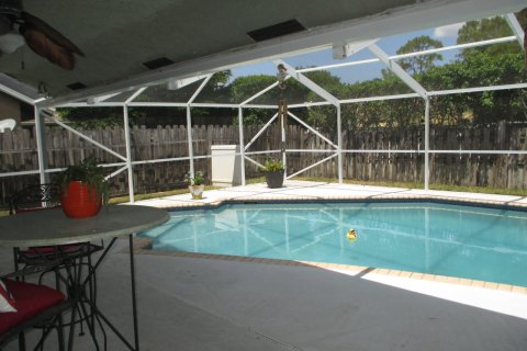 House in Wellington, Florida 3 bedrooms, 207.92 sq.m. № 1135513 - photo 13