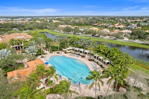 House in Boca Raton, Florida 5 bedrooms, 396.97 sq.m. № 1135517 - photo 1