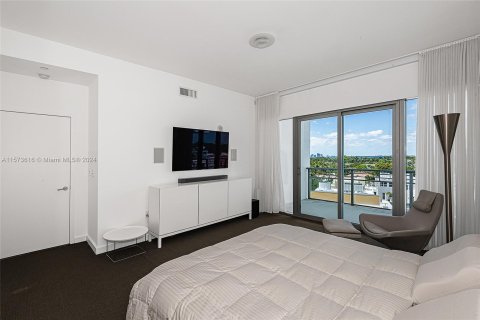 Condo in Miami Beach, Florida, 3 bedrooms  № 1135679 - photo 22