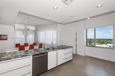 Condo in Miami Beach, Florida, 3 bedrooms  № 1135679 - photo 12