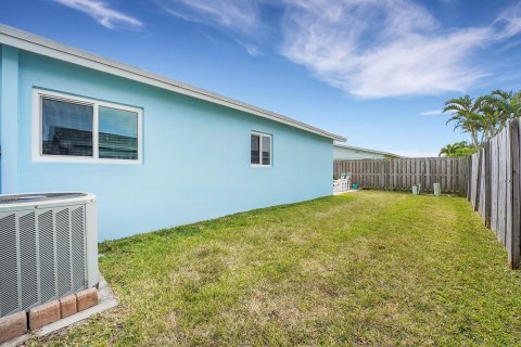 Immobilier commercial à vendre à Jensen Beach, Floride: 170.75 m2 № 1135514 - photo 29