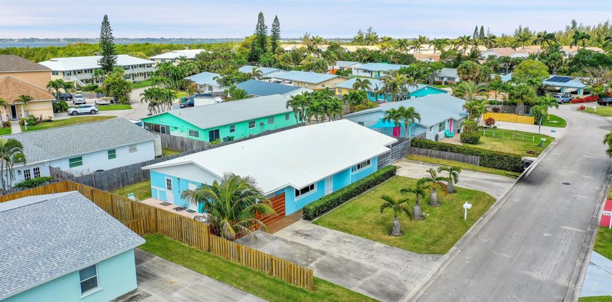 Immobilier commercial à Jensen Beach, Floride 170.75 m2 № 1135514