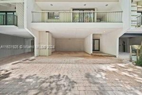 Townhouse in Miami, Florida 3 bedrooms, 266.82 sq.m. № 1292798 - photo 3