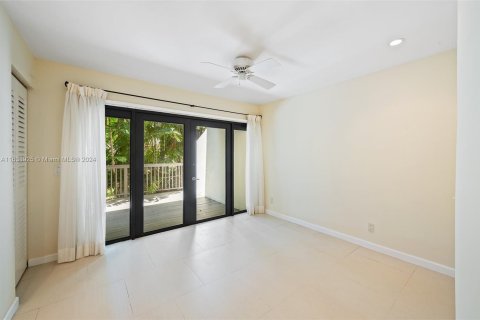 Townhouse in Miami, Florida 3 bedrooms, 266.82 sq.m. № 1292798 - photo 25