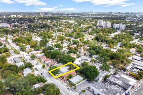 Propiedad comercial en venta en Miami, Florida, 235.41 m2 № 1330414 - foto 6