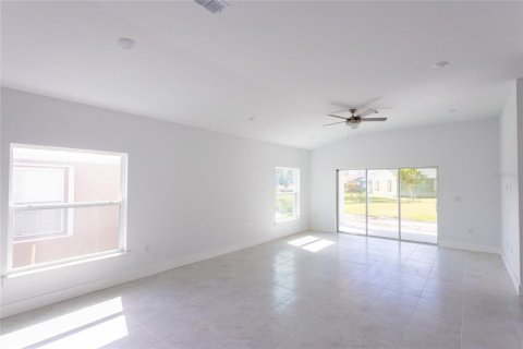 House in Port Charlotte, Florida 3 bedrooms, 140.38 sq.m. № 1424924 - photo 6