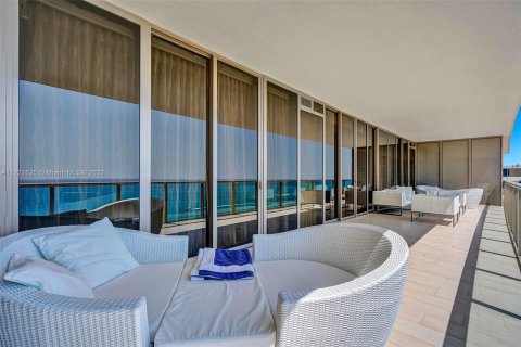 Condominio en alquiler en Bal Harbour, Florida, 3 dormitorios, 290.6 m2 № 9068 - foto 28