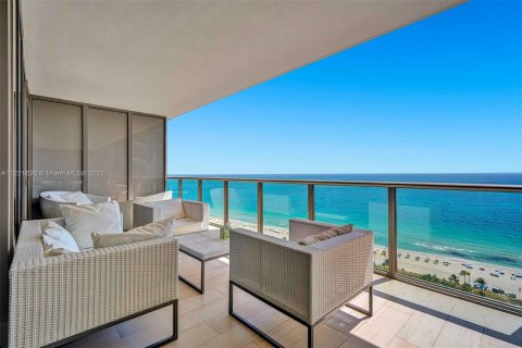 Condominio en alquiler en Bal Harbour, Florida, 3 dormitorios, 290.6 m2 № 9068 - foto 27