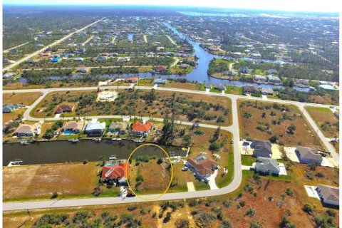 Terreno en venta en Port Charlotte, Florida № 946943 - foto 8