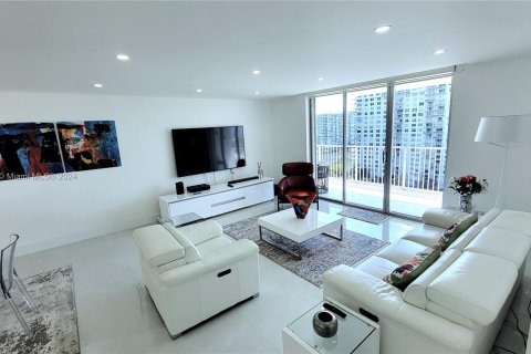 Condominio en venta en Aventura, Florida, 2 dormitorios, 154.78 m2 № 1099308 - foto 3