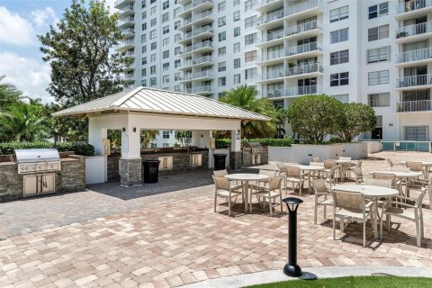 Condo in Aventura, Florida, 2 bedrooms  № 1099308 - photo 22