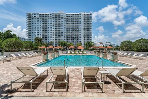 Condominio en venta en Aventura, Florida, 2 dormitorios, 154.78 m2 № 1099308 - foto 19