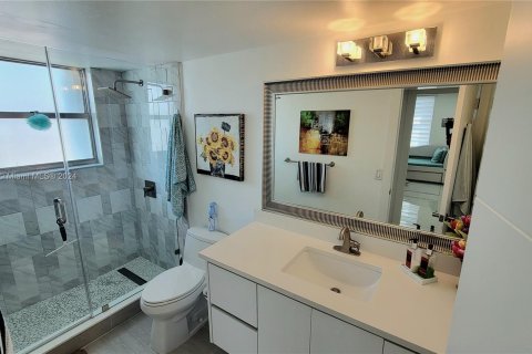 Condo in Aventura, Florida, 2 bedrooms  № 1099308 - photo 10