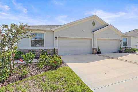 Villa ou maison à louer à Bradenton, Floride: 3 chambres, 145.39 m2 № 1363774 - photo 1