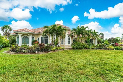 Villa ou maison à vendre à Loxahatchee Groves, Floride: 4 chambres, 311.59 m2 № 973105 - photo 1