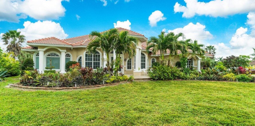 Villa ou maison à Loxahatchee Groves, Floride 4 chambres, 311.59 m2 № 973105