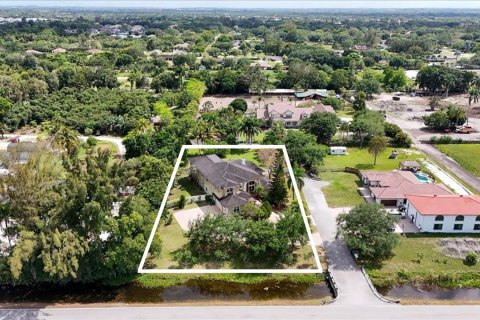 Villa ou maison à vendre à Davie, Floride: 5 chambres, 583.52 m2 № 1127944 - photo 4